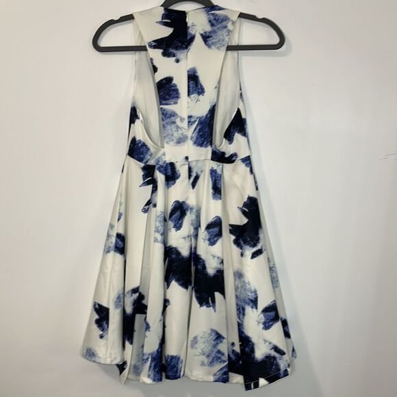 Lulu’s Seeing Chic Skater white and blue abstract floral dress Small - Picture 8 of 13